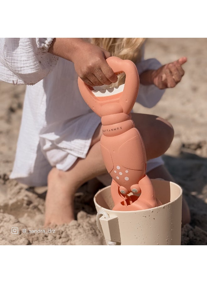 Sunnylife Sand Claws Lobster Coral Beach Toys for Kids – Fun Sand Digging & Scooping Claws, Outdoor Summer Beach & Sandbox Play Toy, - Image 4